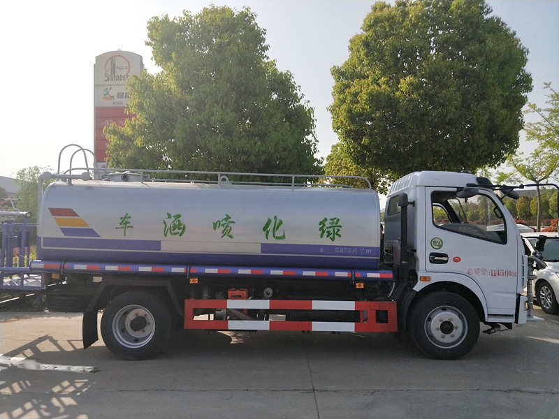10吨洒水车 10吨洒水车